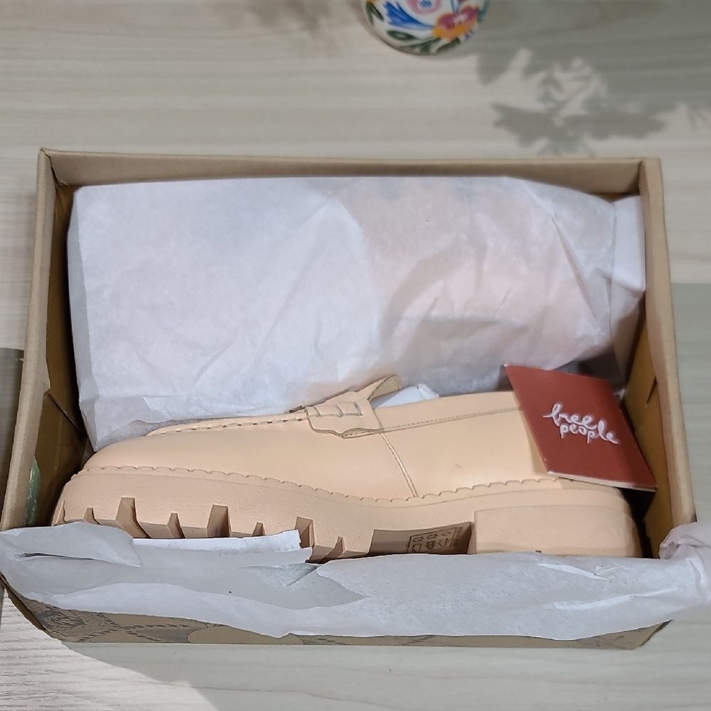 Free People Lyra Lug Sole Loafer - Cantaloupe EU 38 M New - Picture 9 of 9